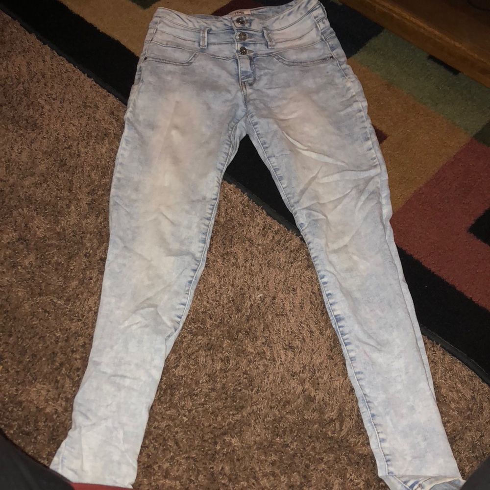 High waisted jeans